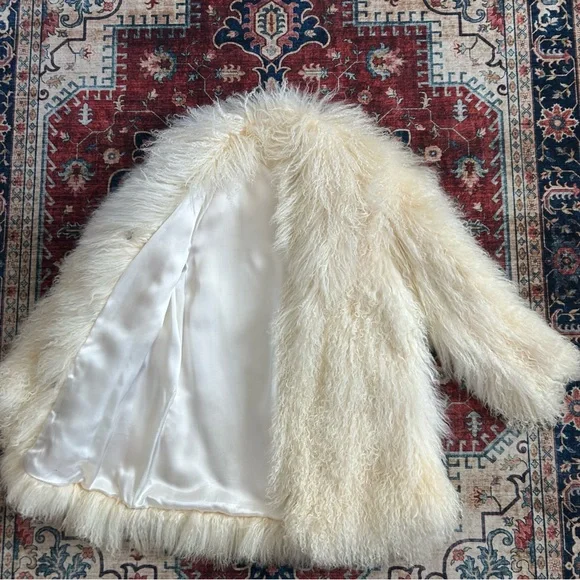 Vintage 90s White Tibetan Fur Coat - Picture 4 of 8